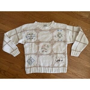 VTG Distinction Knitted Sweater with Flowers Size Medium Cozy Cottage